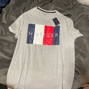 Men’s Tommy Hilfiger shirt never worn BNWT